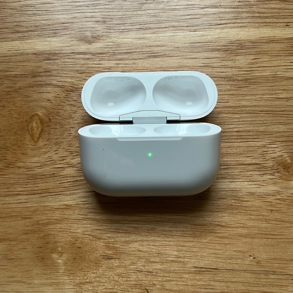 AirPod Pro charging case (no headphones)